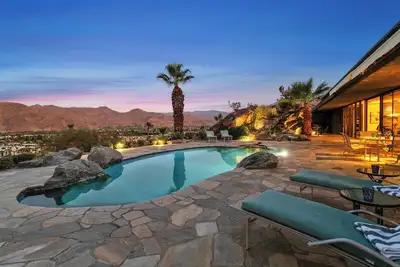 Image de Maison unique en son genre à Palm Springs avec piscine privée!