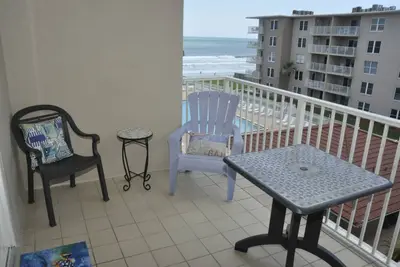 Image de Surfez dans ce condo avec une vue sur l'océan! No Drive Beach ��� Nsb!