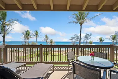 Image de Kaha Lani Resort # 326, Oceanfront, à quelques pas de la plage, WiFi gratuit et parking