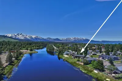 Spacieux luxe Waterfront Tahoe Home w / Hot Tub!