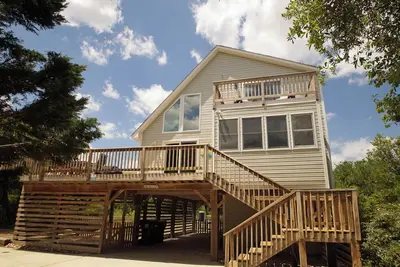 Image de Steps to the Beach- 3 Brs, nouvelle piscine, bain à remous, bain à remous, gentil chien!