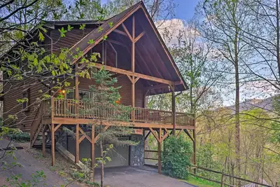 Image de Spacieux Maggie Valley Cabin w / bain Ă remous et Mtn Vues