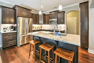 Image de 3br Townhome - Promenade au Centre-ville du sud des Pins