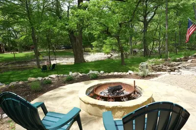 Image de Luxury Guest Apartment On The Cypress Creek - Only A Short Walk To The Blue Hole