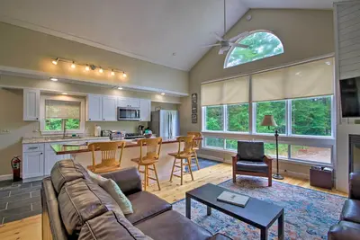 Image de North Conway Home w / Loft - 3 minutes du centre-ville!