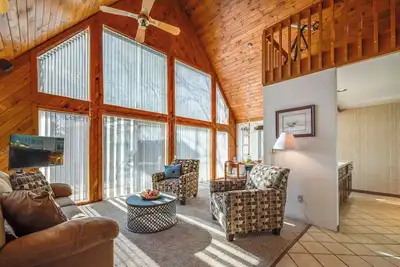 Image de Palmerton Home sur 3 acres - 5 Mi. Ă Blue Mountain!