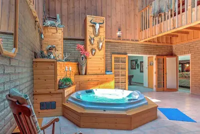 Image de Spacieux Alto House sur 8 hectares privés w / Hot Tub!