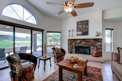 Image de 3br Resort-Style House sur Rams Hill Golf Club!