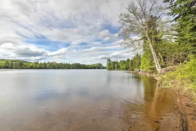 Image de Lakefront Old Forge Home w / rampe de bateau privée + plage
