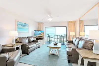 Image de Spacieux Direct Oceanfront - Unité de coin - Profitez de 2 balcons privés avec vue imprenable sur l'océan
