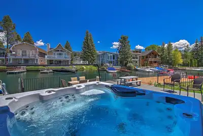 Waterfront Lake Tahoe Home w / U-Dock - By Heavenly!