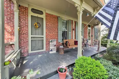 Image de Historic Penn State Home avec le stade Fire Pit-Near!