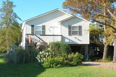 Image de Bord de l'eau avec 3 réserves de biosphère, Piscine communautaire, des courts de tennis, plage Soundfront