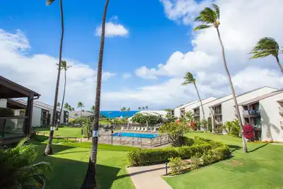 Image de # 245 Condo au deuxième étage, accès facile à la meilleure plage de Maui!