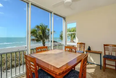 Image de Vue sur la plage et magnifiques couchers de soleil, embarcadères et WiFi gratuits