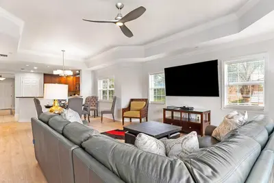 Image de Condo de luxe avec vue sur le terrain de golf et mises à niveau! 6 milles à Disney