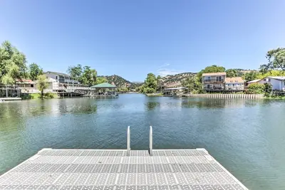 Image de 2br Waterfront Home à Clearlake Oaks w / quai de bateau