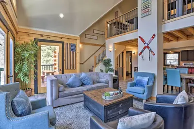 Image de Big Bear Cabin avec bain à remous privé-0. 5 mi au resort