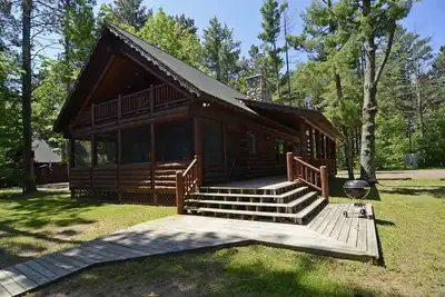 Image de 3 Chambres • 2 Salles De Bains • 10 Personnes