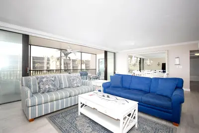 Image de Condo de trois chambres nouvellement décoré - Cadran solaire Q205