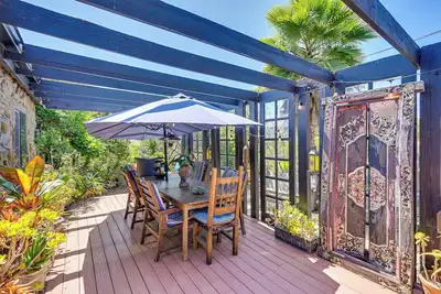 Eclectic 3br Benicia Boho-Style Home w / Mtn Views!