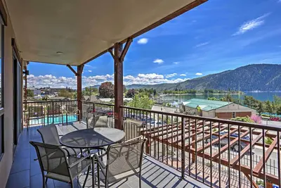 Image de Manson Condo moderne w / balcon et vue sur le lac Chelan!