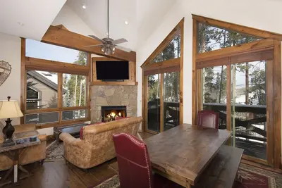 Image de Luxe sur la piste de ski verte - Navette gratuite -Town Close-Private Hot Tub - par iTrip
