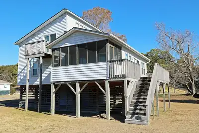 Image de Bord De L'Eau! Avec 3 Chambres À Coucher (1 MAÎTRE), Piscine Communautaire Et Plage Au Front De Son!