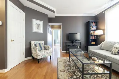 Image de Condo rénové au coeur du cercle de Dupont - 2 blocs au métro