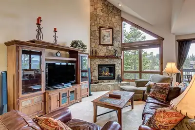 Image de Maison de ville spacieuse et luxueuse avec bain à remous privé, Accès direct aux pistes de ski, Cuisine bien approvisionnée, pour 8 personnes!