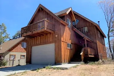 Image de The Fox Paw - Table de billard, babyfoot et WiFi. Marchez jusqu'au village. 2 heures gratuites de location de vélo / kayak!