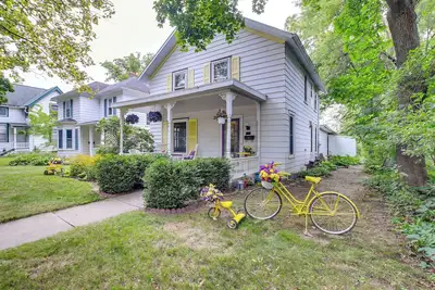 Image de Tranquil DePere Home situé dans le quartier historique!