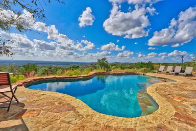 Image de Tremper dans seulement les vues Meilleur Hill Country forment votre propre piscine privée!