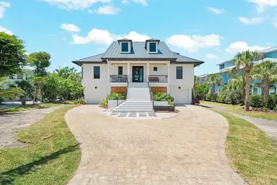 Image de Pelican's Perch: Superbe piscine de la côte ouest du golfe seulement à quelques pas de l'accès à la plage!