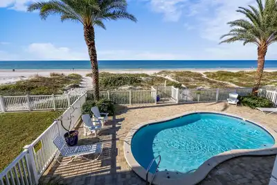 Image de Sunset Villas 3 - Million $ View / 2 balcons / barbecue / piscine - incroyable!