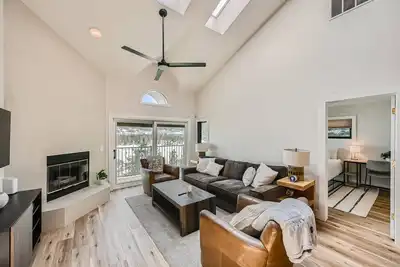 Image de Excellent rapport qualité / prix pour une vue imprenable sur le lac Dillon / Gore Range, bain à remous, idéal pour les familles