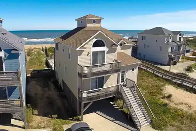 Image de K1035 Tranquillité. Piscine privée, bain à remous, Oceanfront, linge de maison!