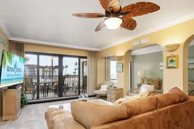 Image de Condo rénové et attrayant de deux chambres avec vue sur le golfe - Pointe Santo A23