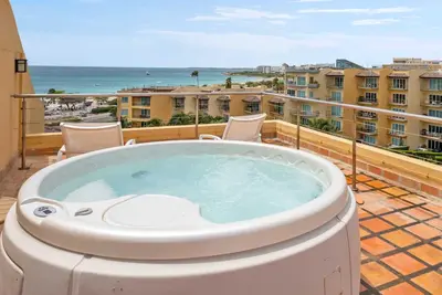 Image de Front De Mer - Eagle Beach - Oceania Resort - Condo Tropical Penthouse 1br - Bg532