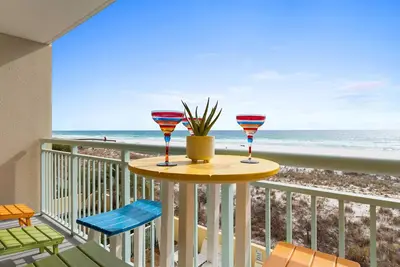Image de Pelican Isle 212: Belle vue depuis le balcon avant de la plage! Service de plage