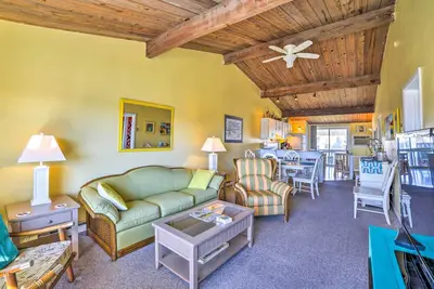 Image de Spacieux duplex Atlantic Beach - à quelques minutes de l'océan!