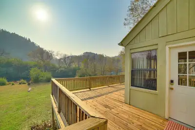 Image de Pêche à la mouche rustique près de la mouche de la rivière 2br Hiwassee!