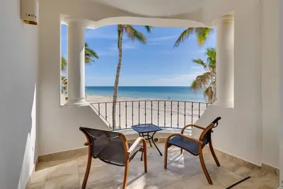 Image de Los Cabos Resort Condo sur la célèbre plage de Costa Azul!