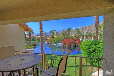 Image de Serene Lake Front 3 Bed à Pga West -Total calme et tranquille, 20min Palm Springs