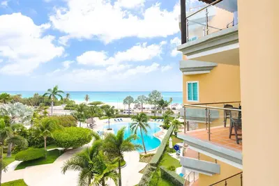 Image de Front De Mer - Eagle Beach - Oceania Resort -Glamour View 3br condo - E422