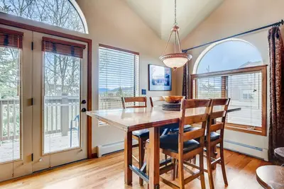 Image de Belle et spacieuse maison de ville! Sur les sentiers du lac Dillon - Sentiers de randonnée à pied et à vélo, à quelques minutes de Frisco Dwntwn