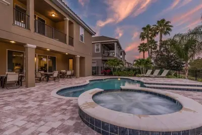 Image de W321-13 Bedroom Reunion Resort Pool Home