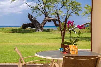 Image de Suite Aloha Aku Hula - En bord de mer, 1 salle de bain / baignoire, ensemble complet, Lanai, climatisation, WiFi