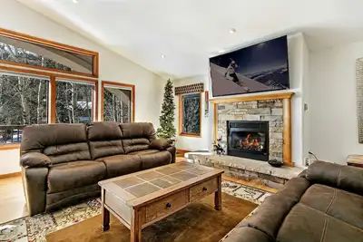 Image de Accès facile à Vail ou à Beaver Creek, Animaux acceptés, Terrain clôturé, Pratique pour un arrêt de bus et des sentiers