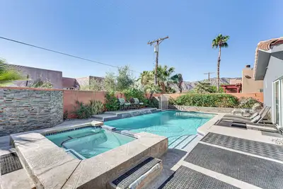 Image de Maison La Quinta mise à jour avec piscine privée + bain à remous!